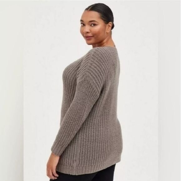 Torrid Gray Chunky Pullover Tunic Sweater Gold Beaded Lightning Bolt size 1 X - Picture 4 of 13